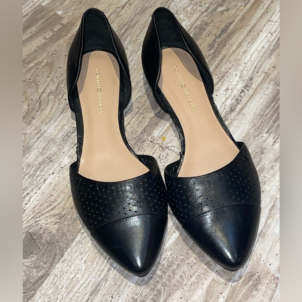 Tommy Hilfiger Flat: Size 6.5.